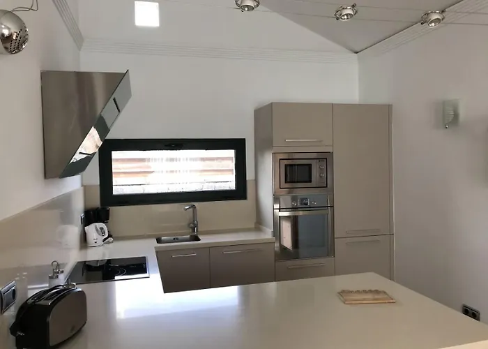 Camelot Homes By Livvo Villa *