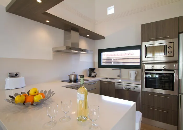 Camelot Homes By Livvo * Playa Blanca (Lanzarote)