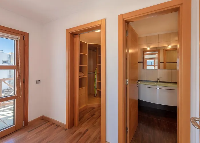 Villa Camelot Homes By Livvo *