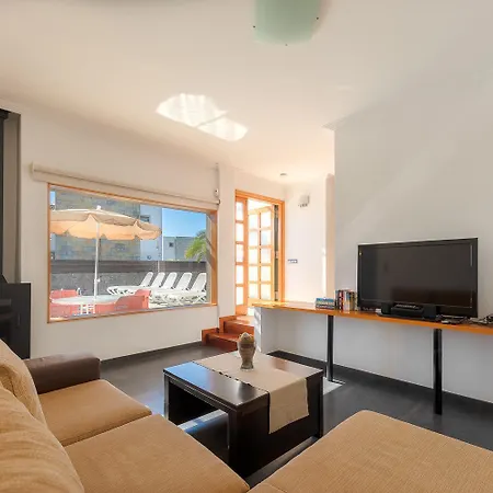 Camelot Homes By Livvo * Πλάγια Μπλάνκα