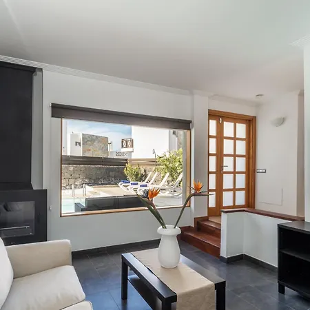 Camelot Homes By Livvo Villa