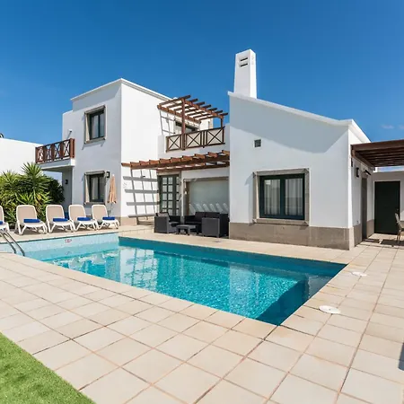 Villa Camelot Homes By Livvo *