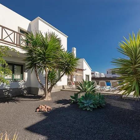 Camelot Homes By Livvo Villa Playa Blanca (Lanzarote)