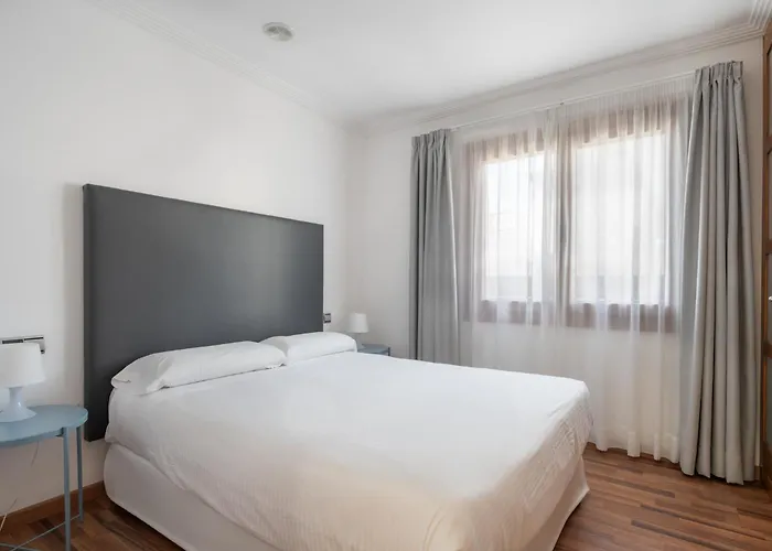 빌라 Camelot Homes By Livvo *